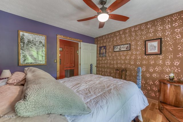 130 Timber Lane, Hampton, TN 37658
