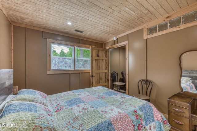 130 Timber Lane, Hampton, TN 37658