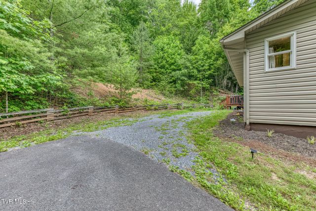 130 Timber Lane, Hampton, TN 37658