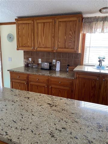 22093 Jasper Trail, Maryville, MO 64468