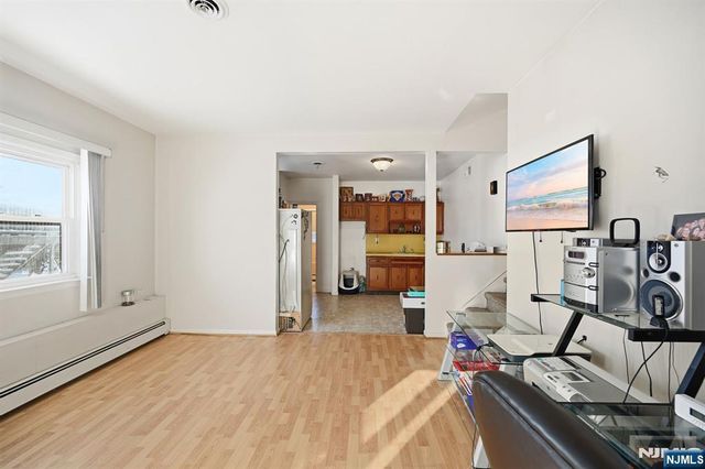 23 John Street, Emerson, NJ 07630