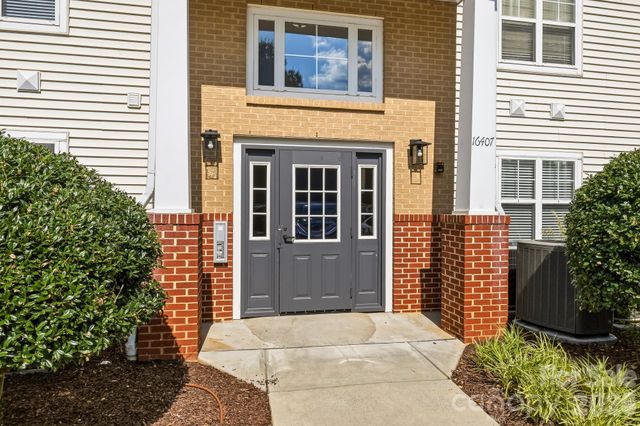 16409 Golden River Lane, Charlotte, NC 28277