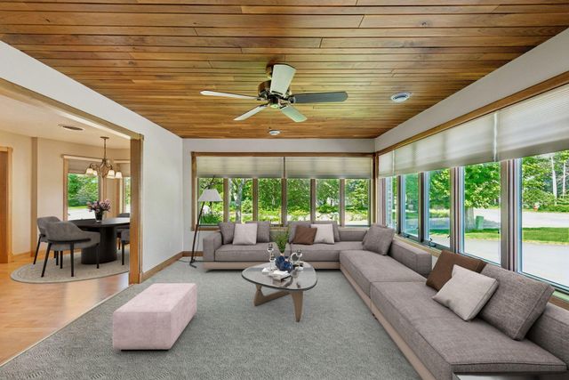 700 Spruce Drive, Hudson, WI 54016