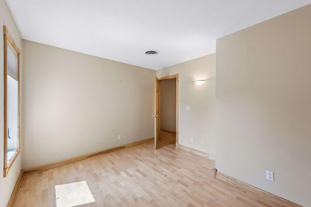 700 Spruce Drive, Hudson, WI 54016