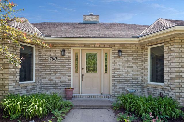 700 Spruce Drive, Hudson, WI 54016