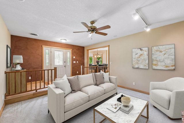 700 Spruce Drive, Hudson, WI 54016