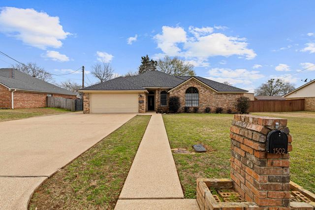 1502 Peach St., Kilgore, TX 75662