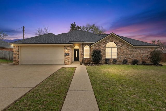 1502 Peach St., Kilgore, TX 75662