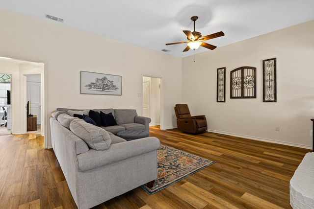 1502 Peach St., Kilgore, TX 75662