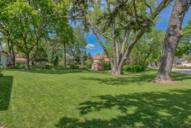 547 Reese Avenue, East Dundee, IL 60118