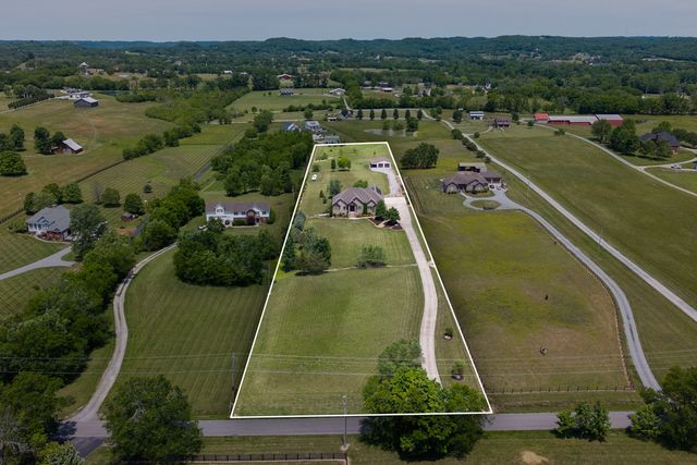 1196 Liberty Ln, Gallatin, TN 37066