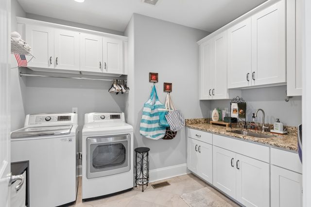 1196 Liberty Ln, Gallatin, TN 37066