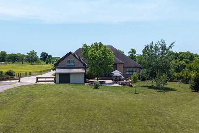 1196 Liberty Ln, Gallatin, TN 37066