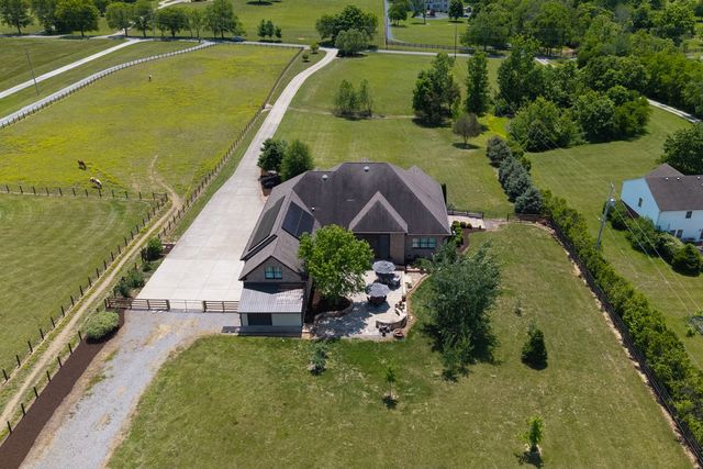 1196 Liberty Ln, Gallatin, TN 37066