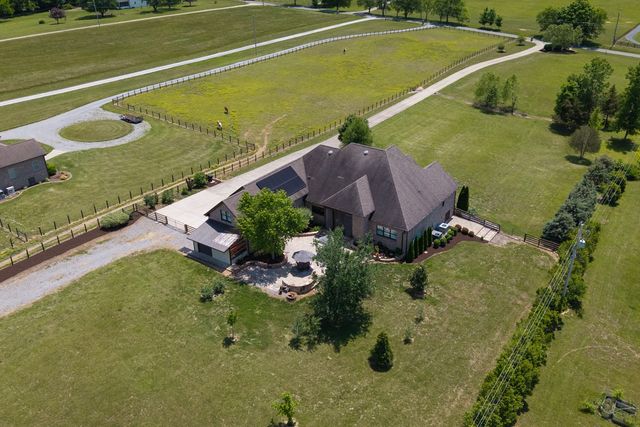 1196 Liberty Ln, Gallatin, TN 37066