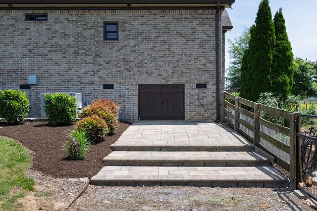 1196 Liberty Ln, Gallatin, TN 37066