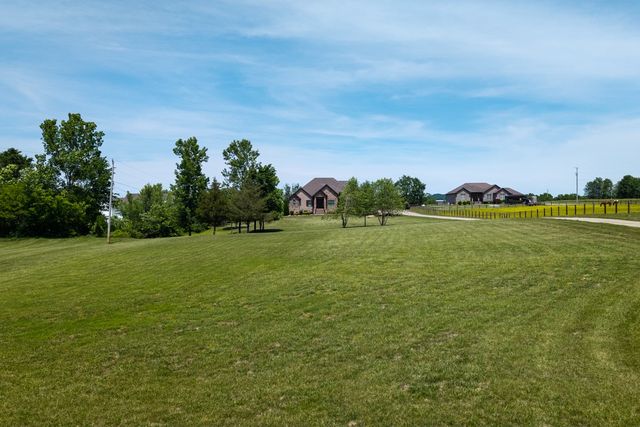 1196 Liberty Ln, Gallatin, TN 37066