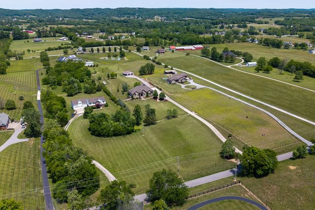 1196 Liberty Ln, Gallatin, TN 37066