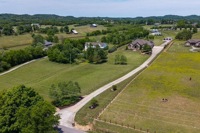 1196 Liberty Ln, Gallatin, TN 37066