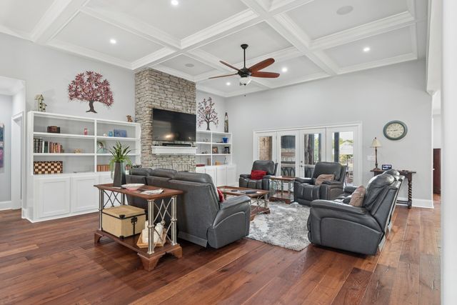 1196 Liberty Ln, Gallatin, TN 37066
