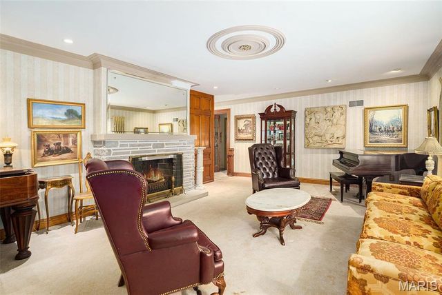 7369 Whitehaven Drive, St Louis, MO 63123