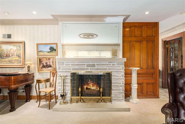 7369 Whitehaven Drive, St Louis, MO 63123