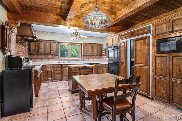 7369 Whitehaven Drive, St Louis, MO 63123