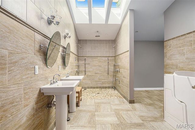7369 Whitehaven Drive, St Louis, MO 63123