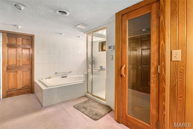 7369 Whitehaven Drive, St Louis, MO 63123