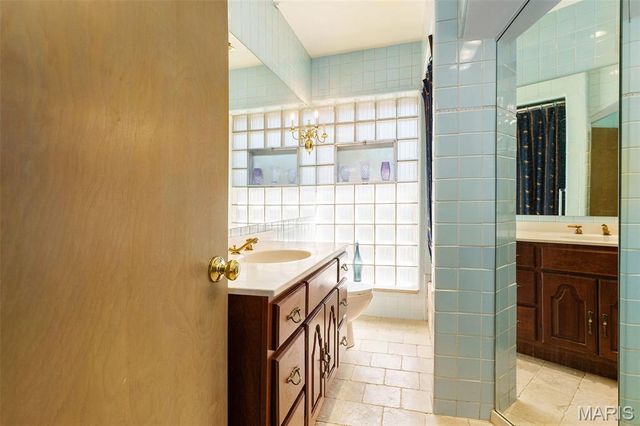 7369 Whitehaven Drive, St Louis, MO 63123