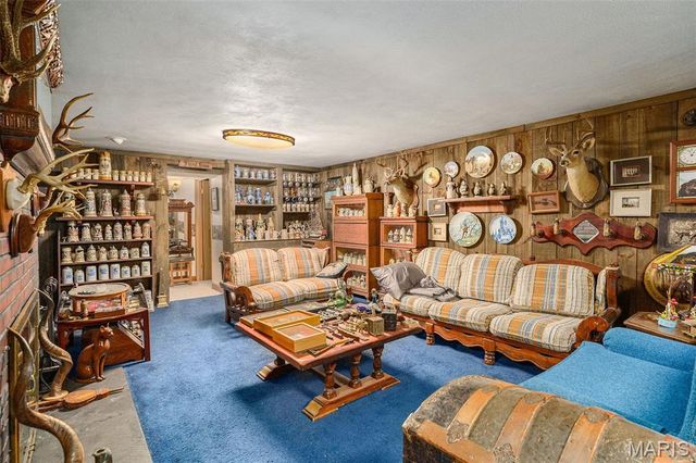 7369 Whitehaven Drive, St Louis, MO 63123
