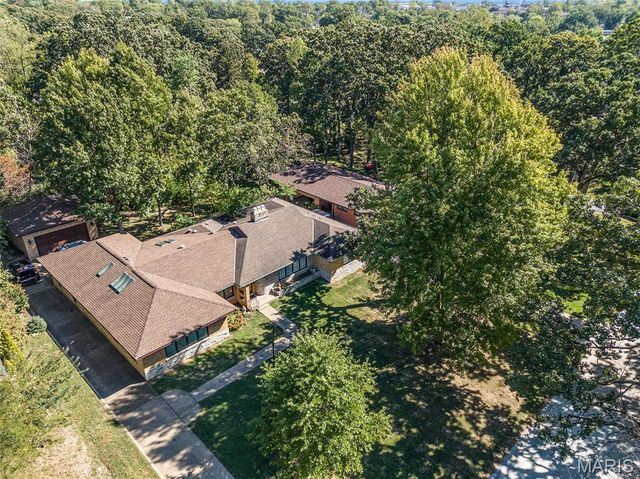 7369 Whitehaven Drive, St Louis, MO 63123