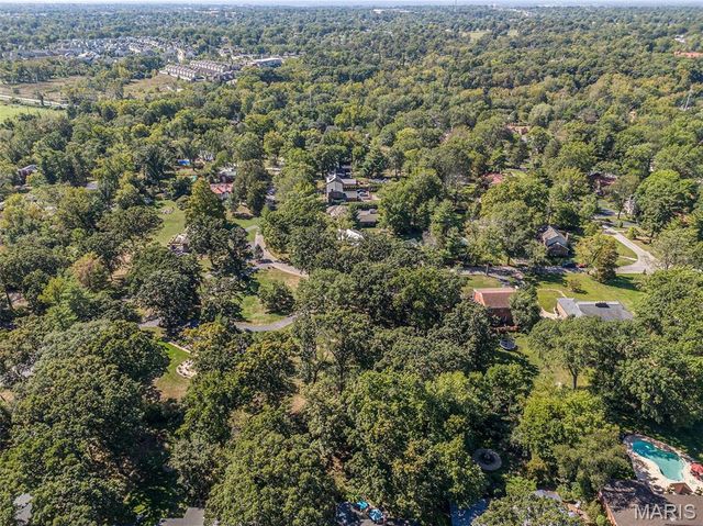 7369 Whitehaven Drive, St Louis, MO 63123