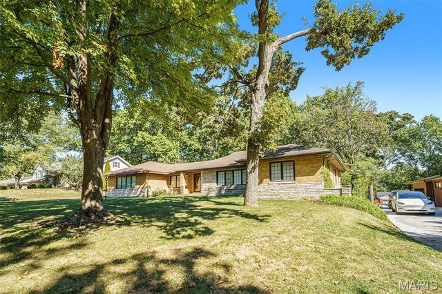 7369 Whitehaven Drive, St Louis, MO 63123