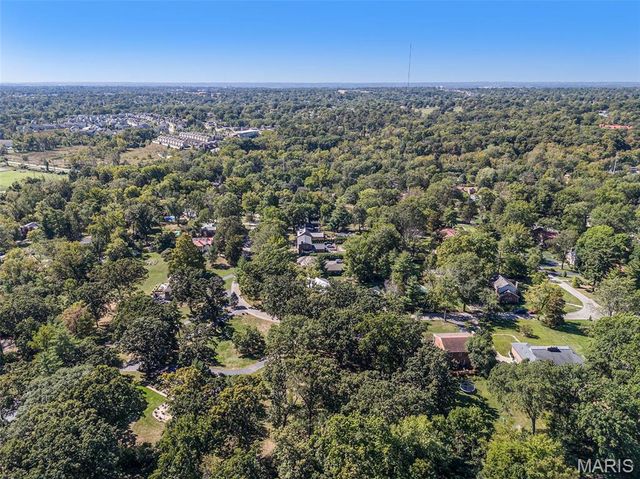 7369 Whitehaven Drive, St Louis, MO 63123