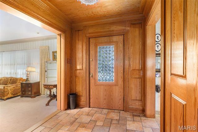 7369 Whitehaven Drive, St Louis, MO 63123