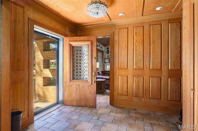 7369 Whitehaven Drive, St Louis, MO 63123