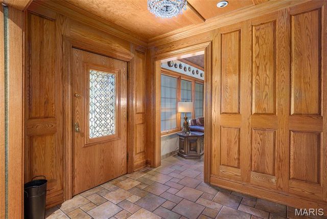 7369 Whitehaven Drive, St Louis, MO 63123