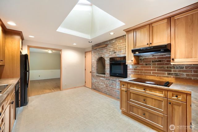 617 S 301st Street, Federal Way, WA 98003