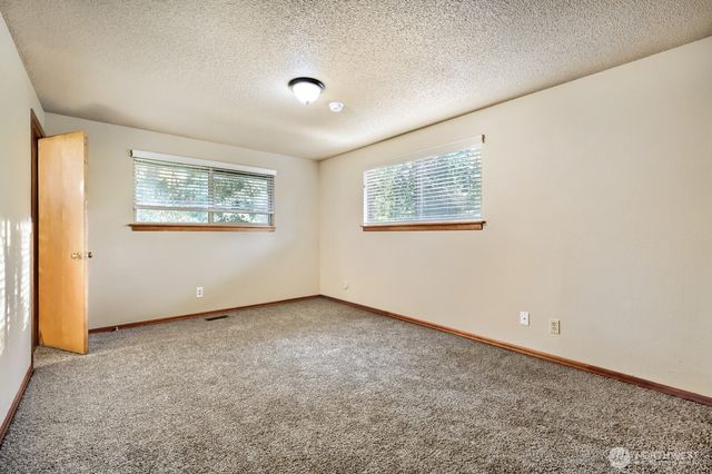 617 S 301st Street, Federal Way, WA 98003