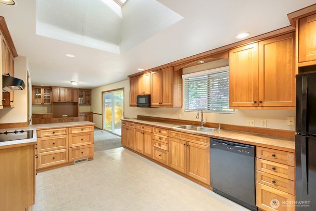 617 S 301st Street, Federal Way, WA 98003