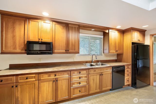 617 S 301st Street, Federal Way, WA 98003