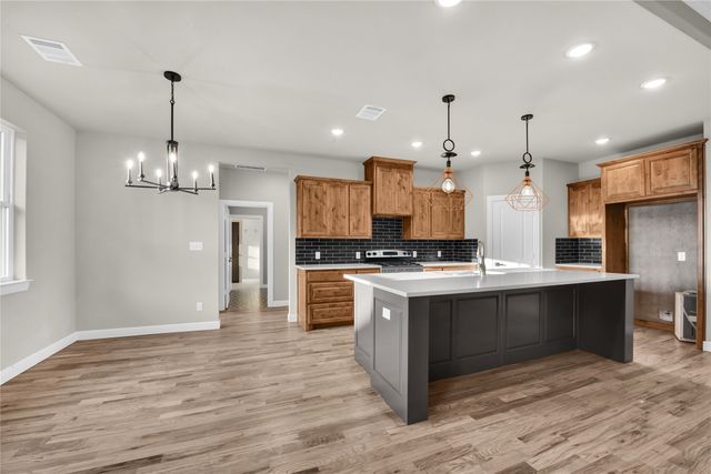 104 Smoky Oak Lane, Weatherford, TX 76087