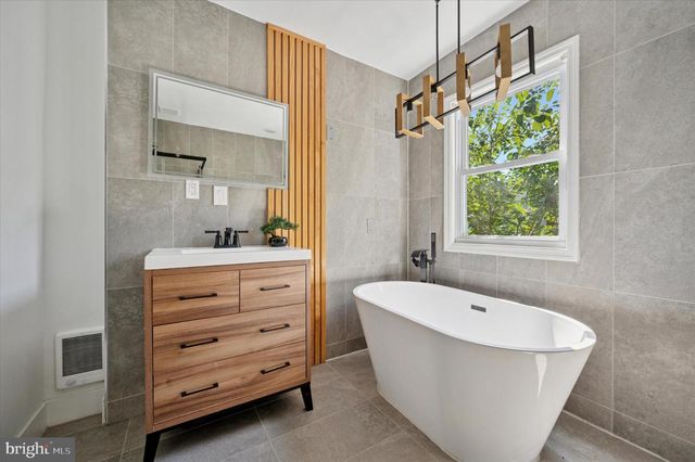 2124 PIERCE ST, Philadelphia, PA 19145