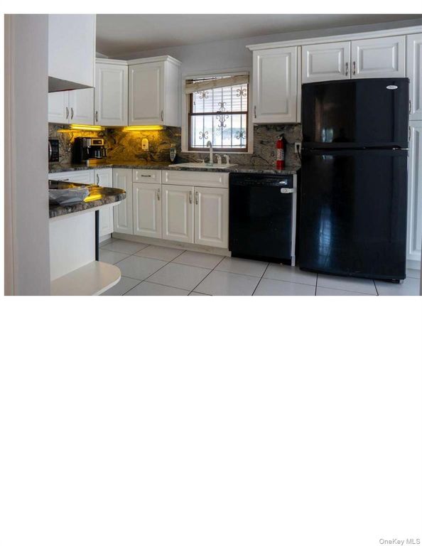 27 W Lakeland Street, Bay Shore, NY 11706 — photo 3