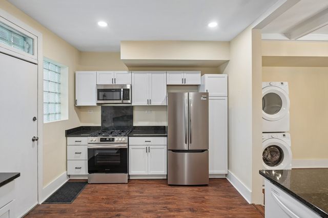 3555 S King Drive 1N, Chicago, IL 60653