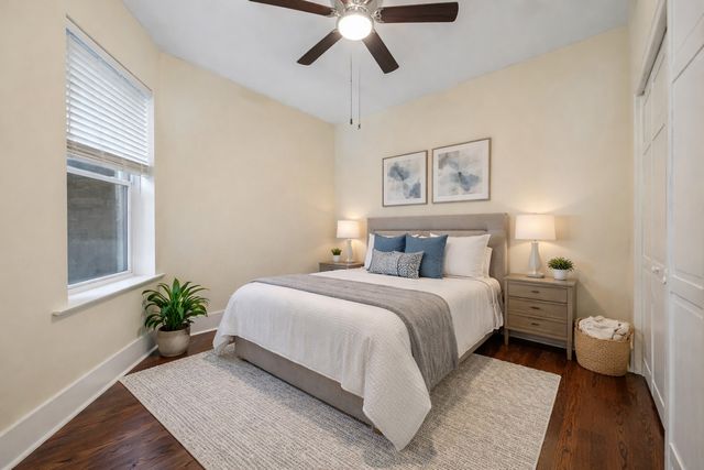 3555 S King Drive 1N, Chicago, IL 60653