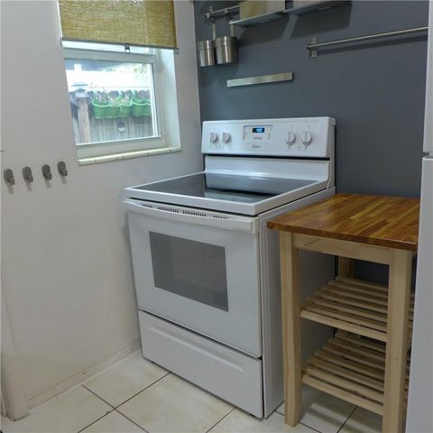 812 NE 15 Avenue, Fort Lauderdale, FL 33304