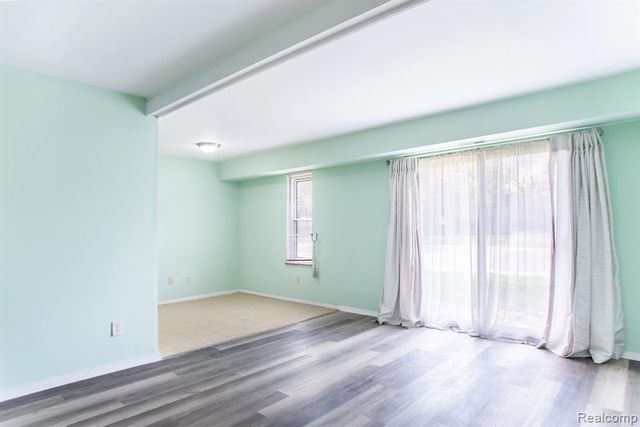 31993 W 12 Mile Road 109, Farmington, MI 48334