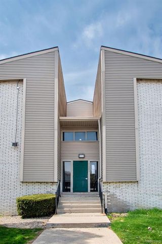 31993 W 12 Mile Road 109, Farmington, MI 48334